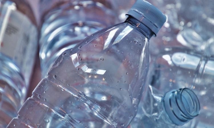 EU consults on new rules for chemically recycled plastic content in bottles